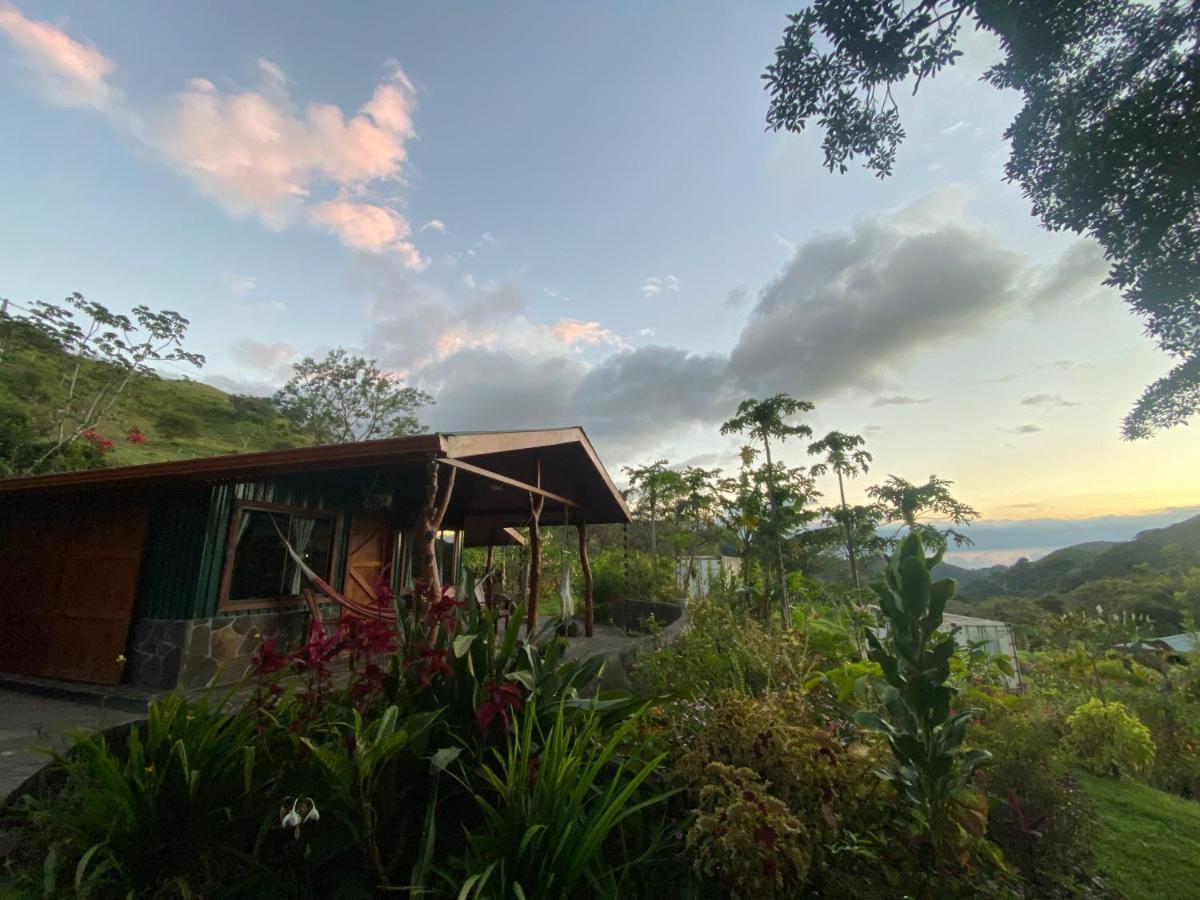 ホテル Chorotega Cabina Monteverde エクステリア 写真