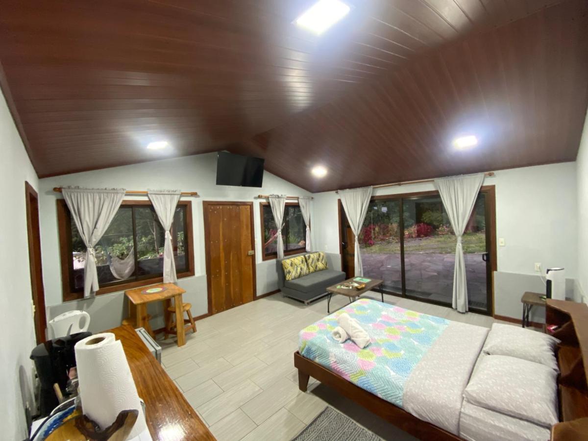 ホテル Chorotega Cabina Monteverde エクステリア 写真
