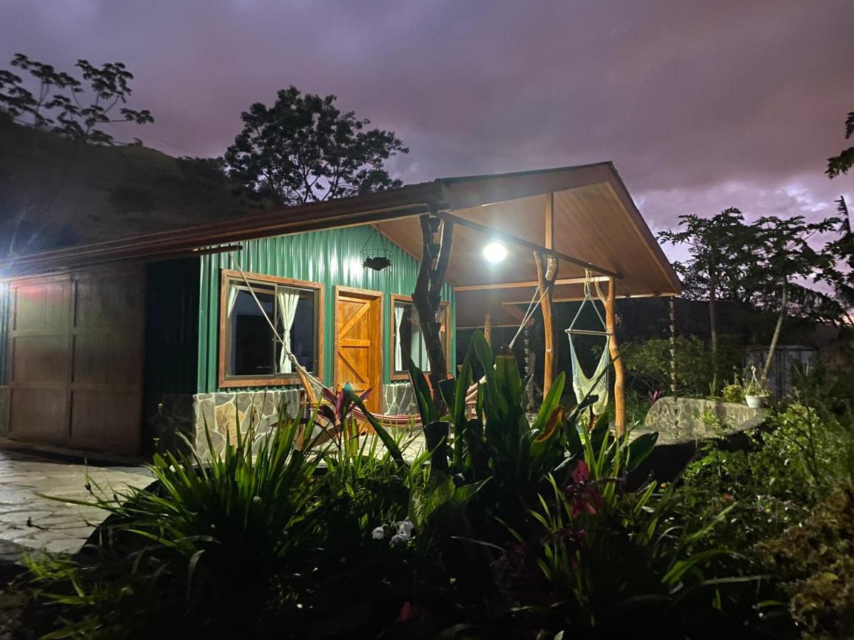 ホテル Chorotega Cabina Monteverde エクステリア 写真